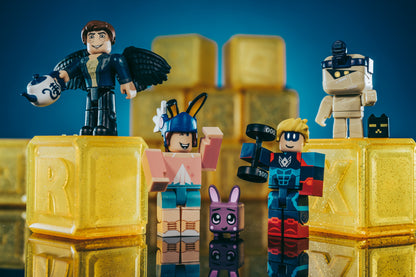 Celebrity Collection - Series 7 Mystery Figure Includes 1 Figure + Exclusive Virtual Items