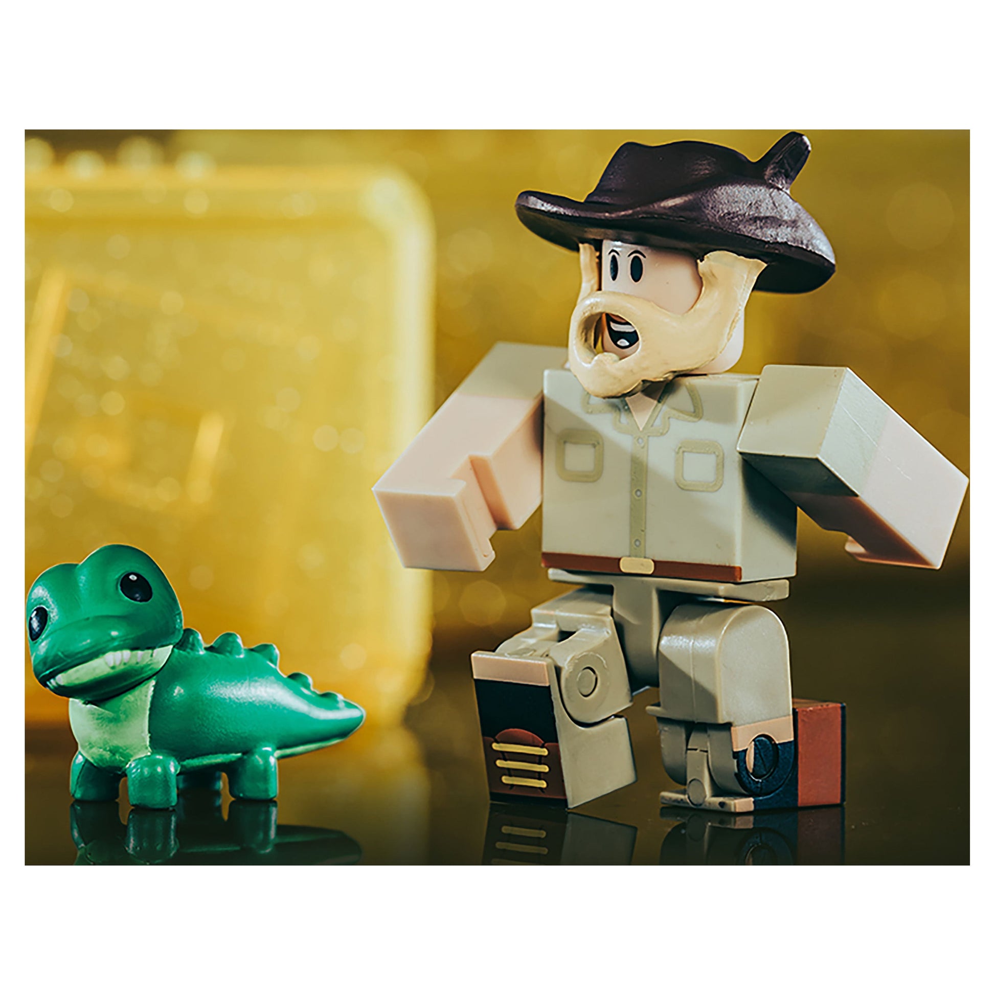 Celebrity Collection - Series 7 Mystery Figure Includes 1 Figure + Exclusive Virtual Items